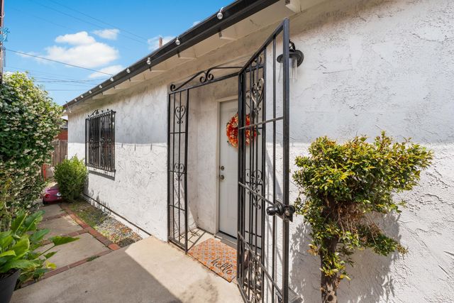 11477 Amboy Avenue, San Fernando, CA 91340