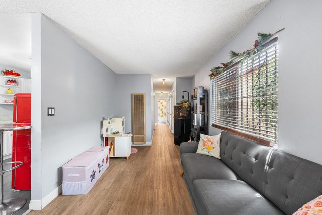 11477 Amboy Avenue, San Fernando, CA 91340