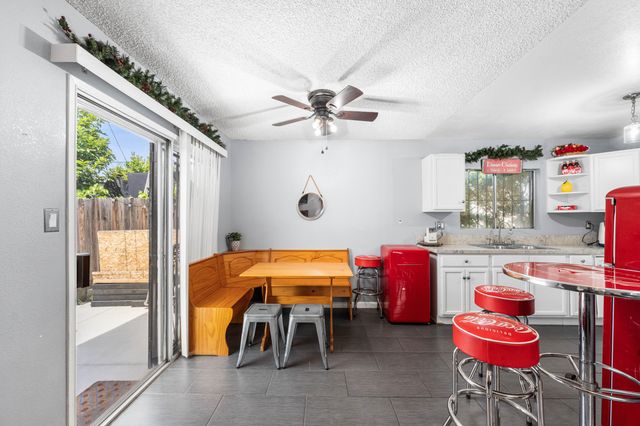 11477 Amboy Avenue, San Fernando, CA 91340