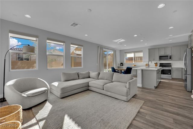 8934 Gilpin Street, Las Vegas, NV 89166