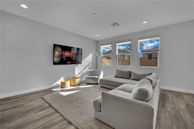 8934 Gilpin Street, Las Vegas, NV 89166