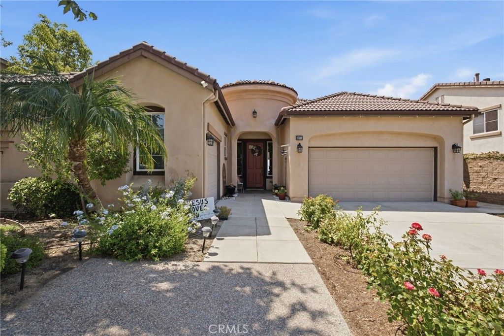 Image 4 of property listing at 35777 Abelia Street, Murrieta, CA 92562