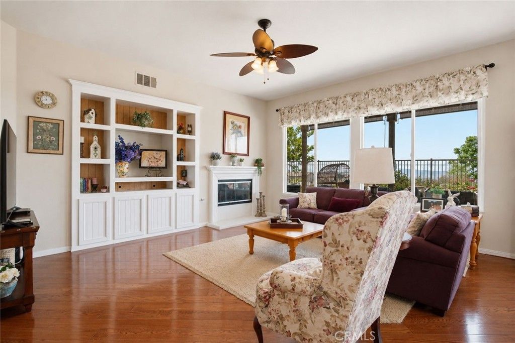 Image 9 of property listing at 35777 Abelia Street, Murrieta, CA 92562