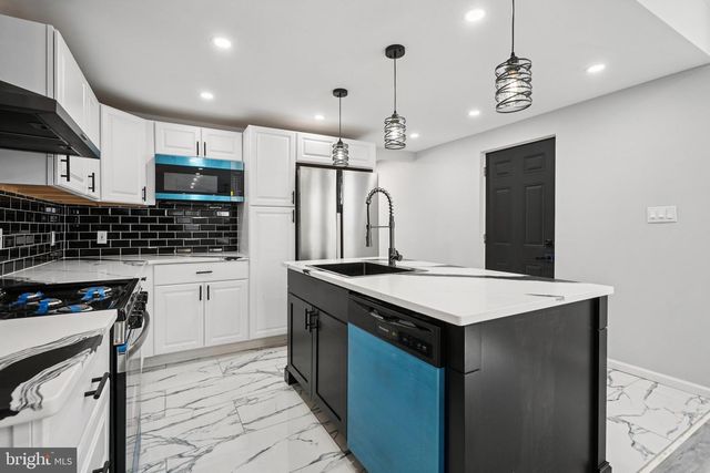 4727 EDMUND ST, Philadelphia, PA 19124