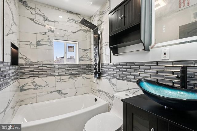 4727 EDMUND ST, Philadelphia, PA 19124