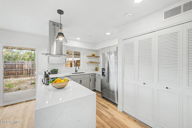 4650 W TUCKEY Lane, Glendale, AZ 85301