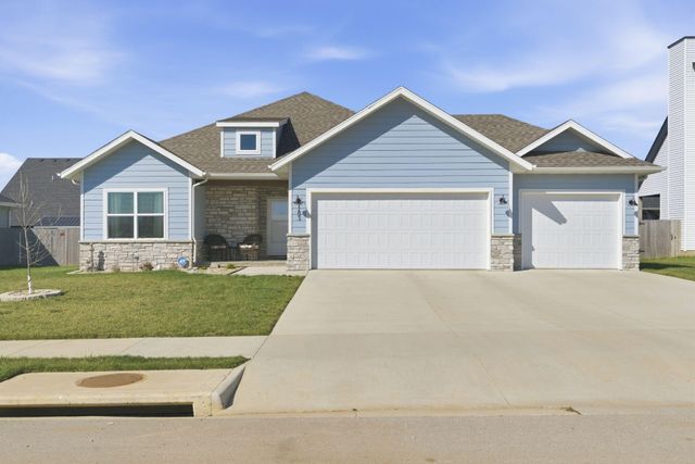 183 E Cowling Street, Republic, MO 65738