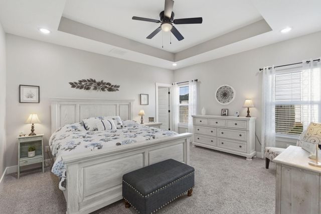 183 E Cowling Street, Republic, MO 65738