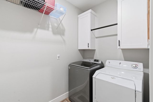 183 E Cowling Street, Republic, MO 65738