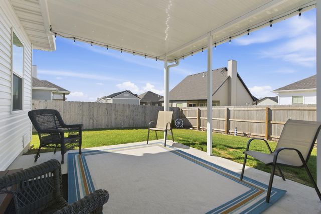 183 E Cowling Street, Republic, MO 65738