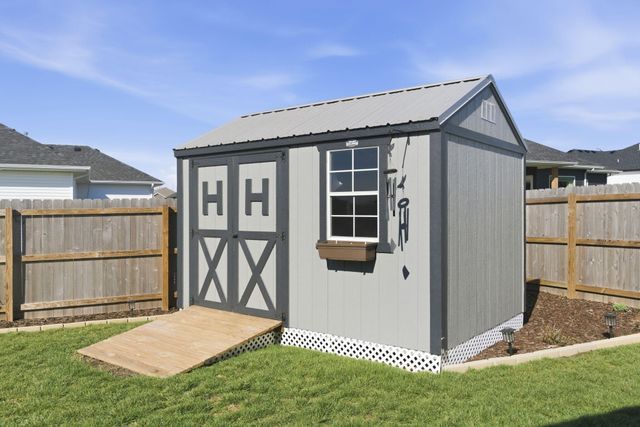 183 E Cowling Street, Republic, MO 65738