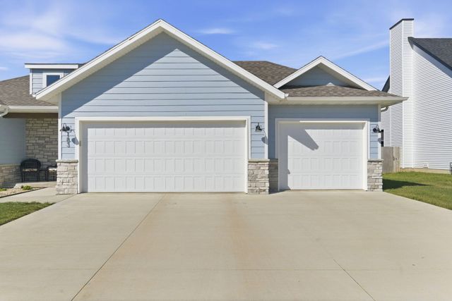 183 E Cowling Street, Republic, MO 65738