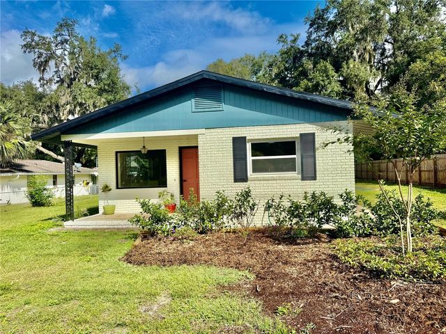 1215 W BERESFORD AVENUE, Deland, FL 32720