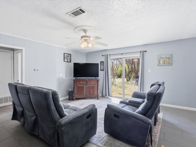 3228 Hummingbird Lane, Denton, TX 76209