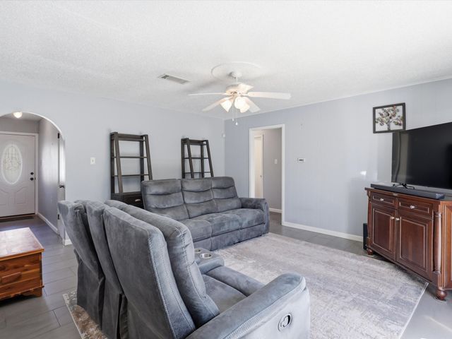 3228 Hummingbird Lane, Denton, TX 76209