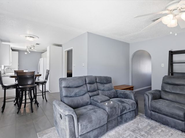 3228 Hummingbird Lane, Denton, TX 76209