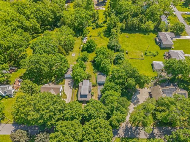 11131 SUNNYSLOPE Drive, Kansas City, MO 64134