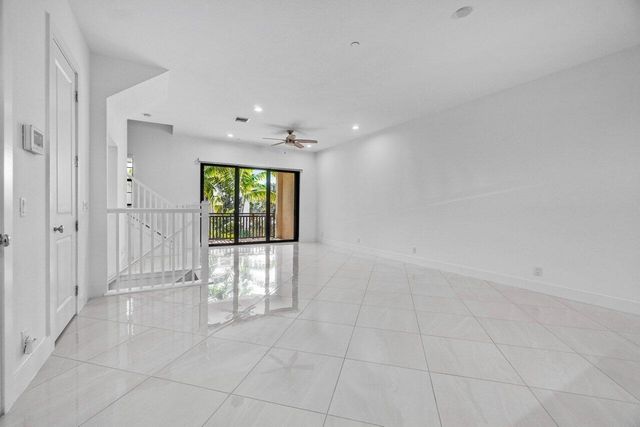 7115 Edison Place, Palm Beach Gardens, FL 33418