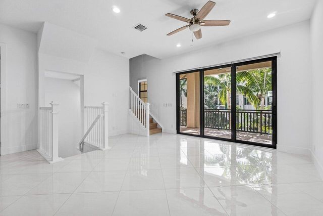 7115 Edison Place, Palm Beach Gardens, FL 33418