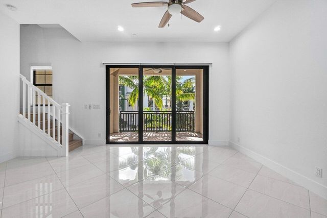 7115 Edison Place, Palm Beach Gardens, FL 33418