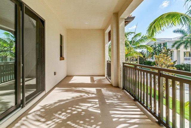7115 Edison Place, Palm Beach Gardens, FL 33418
