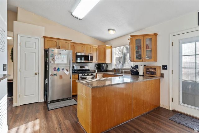 2377 W 2120 N, Clinton, UT 84015