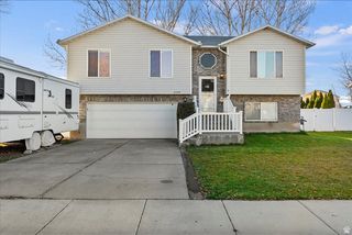 2377 W 2120 N, Clinton, UT 84015