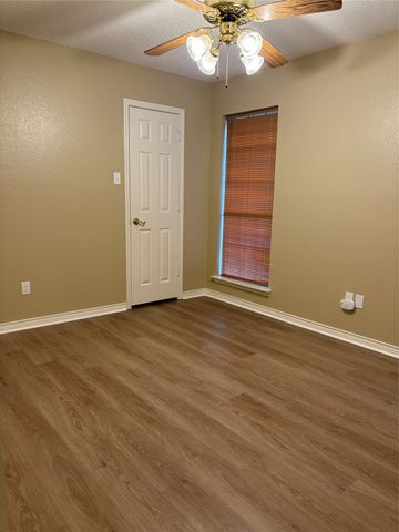 1208 Red Bird Lane, Granbury, TX 76048