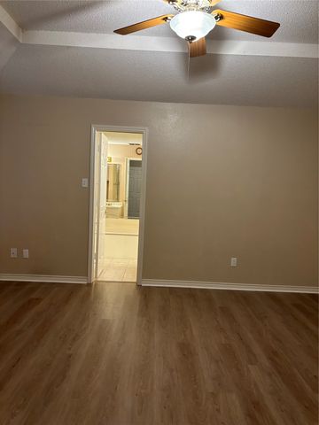 1208 Red Bird Lane, Granbury, TX 76048