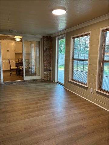 1208 Red Bird Lane, Granbury, TX 76048