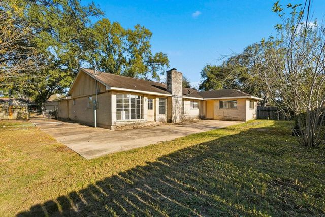 11202 Sagehill Drive, Houston, TX 77089