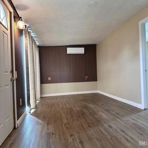 5025 Fillmore Avenue, Bakersfield, CA 93306