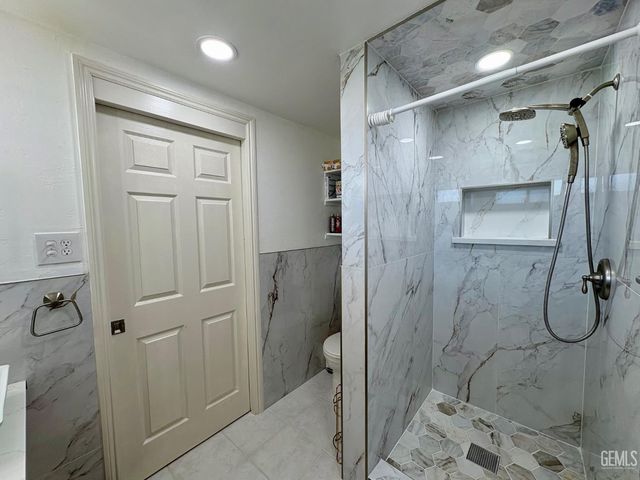 5025 Fillmore Avenue, Bakersfield, CA 93306