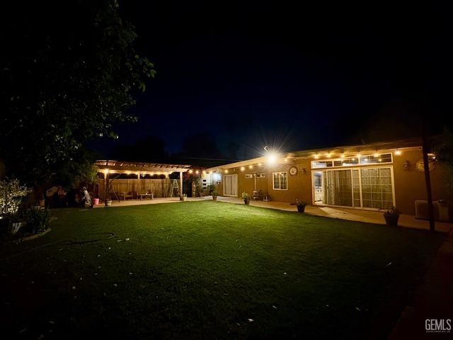 5025 Fillmore Avenue, Bakersfield, CA 93306