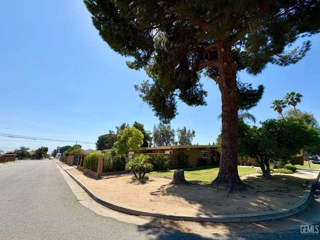 5025 Fillmore Avenue, Bakersfield, CA 93306