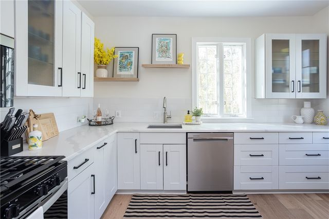 4 Gladding Court, Newport, RI 02840
