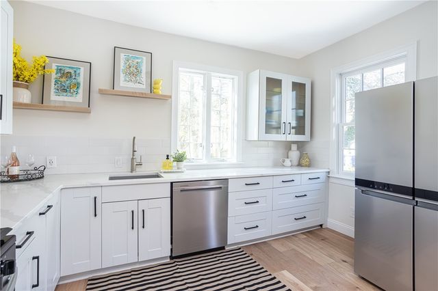 4 Gladding Court, Newport, RI 02840