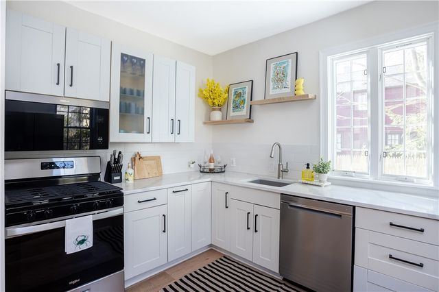 4 Gladding Court, Newport, RI 02840