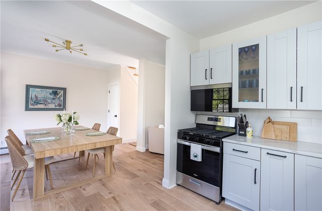 4 Gladding Court, Newport, RI 02840