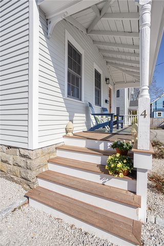 4 Gladding Court, Newport, RI 02840