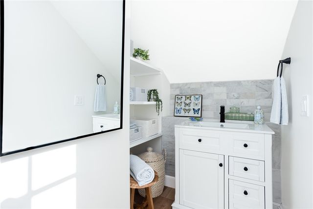4 Gladding Court, Newport, RI 02840