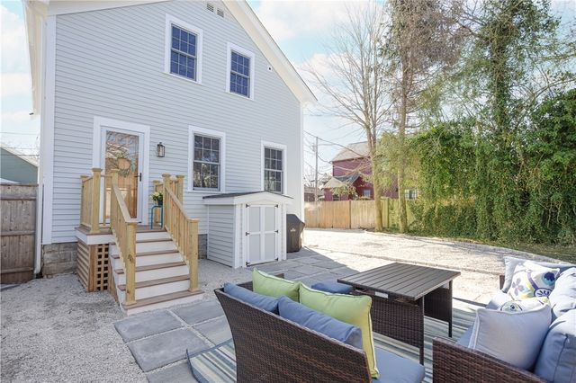 4 Gladding Court, Newport, RI 02840