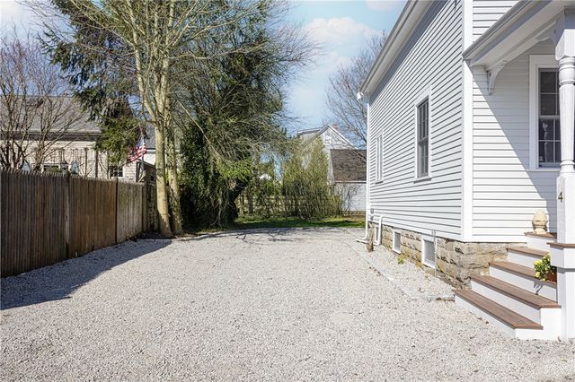 4 Gladding Court, Newport, RI 02840