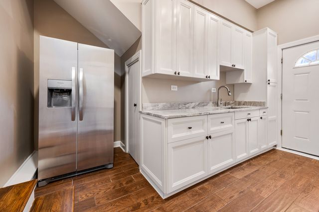 23w531 W Walnut Street, Roselle, IL 60172
