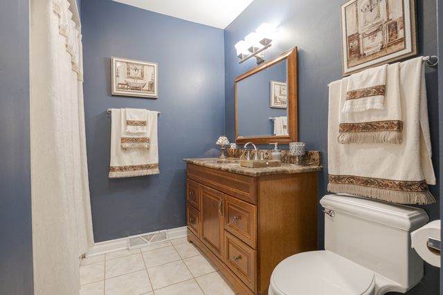 23w531 W Walnut Street, Roselle, IL 60172