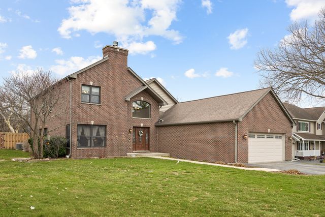 23w531 W Walnut Street, Roselle, IL 60172