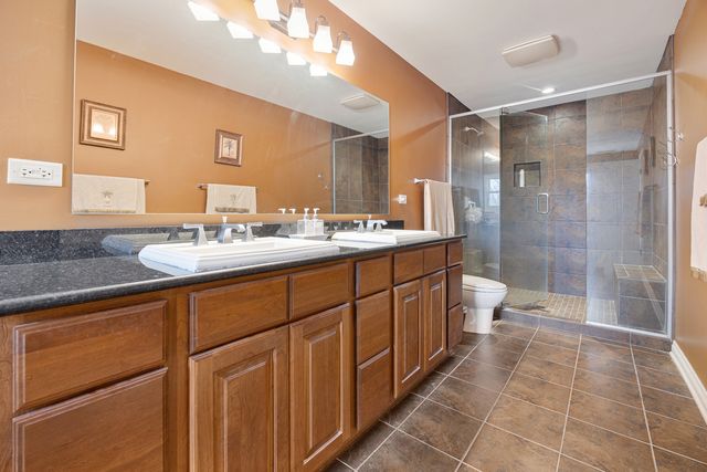 23w531 W Walnut Street, Roselle, IL 60172