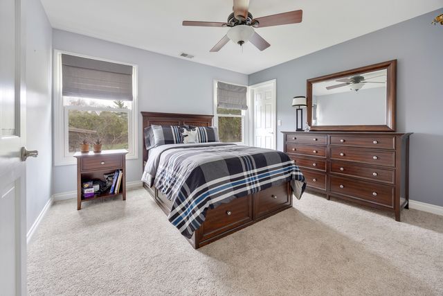 23w531 W Walnut Street, Roselle, IL 60172