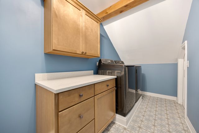 23w531 W Walnut Street, Roselle, IL 60172