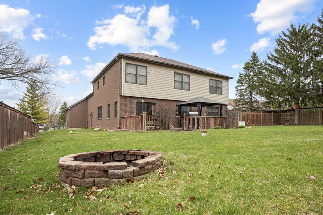 23w531 W Walnut Street, Roselle, IL 60172